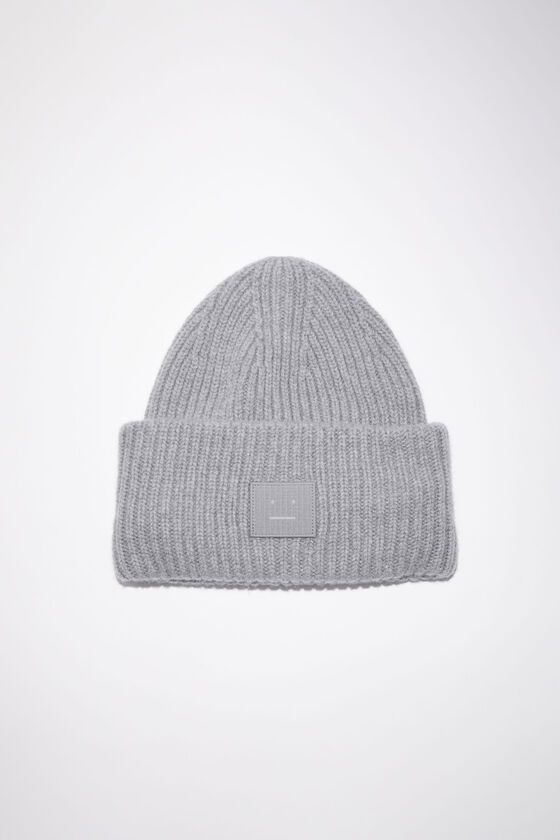 (image for) Unique Influence Large face logo beanie